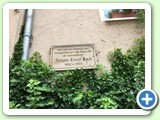 Johann Ernst Bach var også en kjent organist i Bach-familien og fetter til komponist og organist  Johann Sebastian Bach som vil nok kjenner enda bedre til.